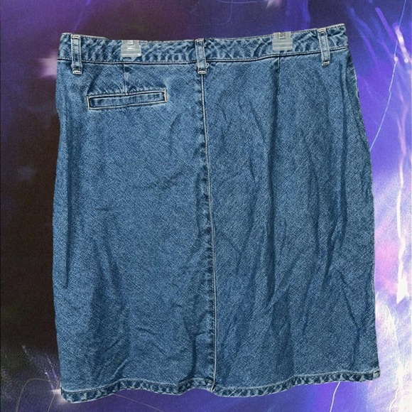 Y2K denim knee-length skirt! Classic blue wash - Picture 2 of 5